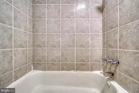 Bath - 2323 Eutaw Pl, Baltimore, MD 21217 photo 5 of 11