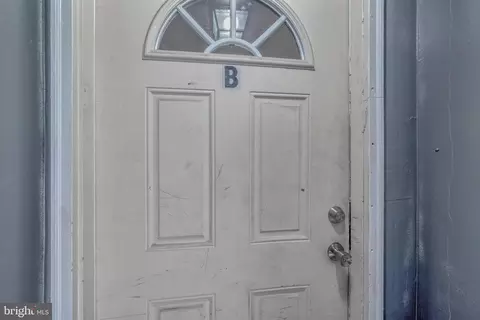 Entry Way - 2323 Eutaw Pl, Baltimore, MD 21217 photo 7 of 14