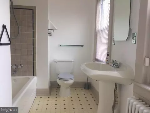 825 S Decker Ave, Baltimore, MD 21224 photo 10