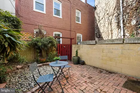 Exterior - 304 S Ann St, Baltimore, MD 21231 photo 4 of 6