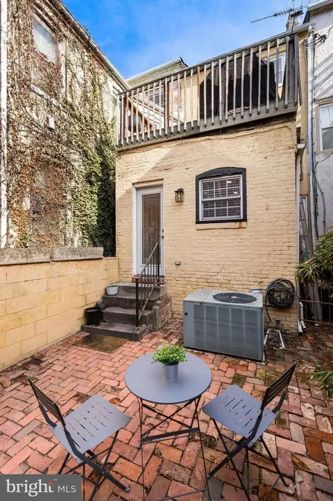Exterior - 304 S Ann St, Baltimore, MD 21231 photo 2 of 6