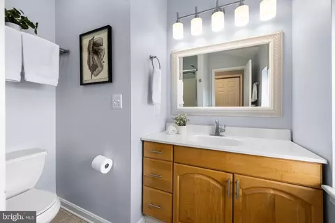 Bath - 304 S Ann St, Baltimore, MD 21231 photo 2 of 3