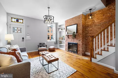 Living - 304 S Ann St, Baltimore, MD 21231 photo 1 of 2