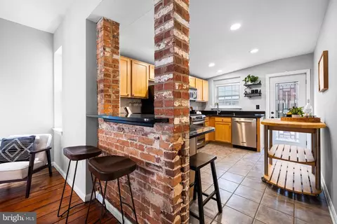Entry Way - 304 S Ann St, Baltimore, MD 21231 photo 1 of 6