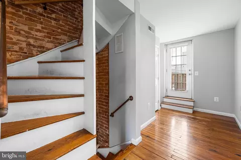 Entry Way - 304 S Ann St, Baltimore, MD 21231 photo 4 of 6