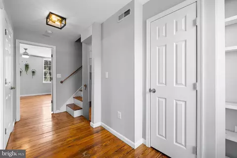 Entry Way - 304 S Ann St, Baltimore, MD 21231 photo 2 of 6