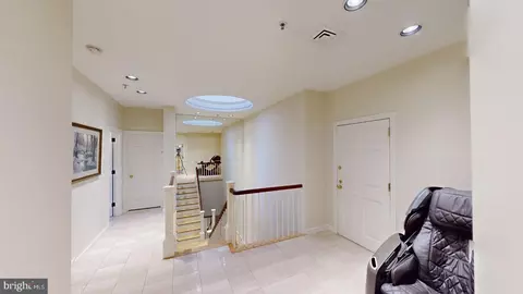 Entry Way - 10 E Lee St #2707, Baltimore, MD 21202 photo 6 of 9