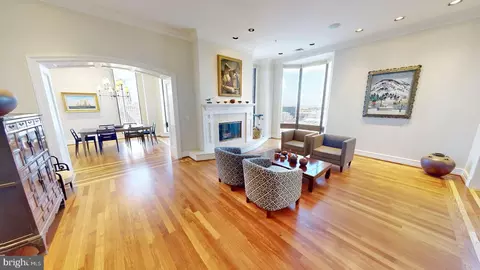 Living - 10 E Lee St #2707, Baltimore, MD 21202 photo 1 of 3