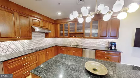 Kitchen - 10 E Lee St #2707, Baltimore, MD 21202 photo 4 of 7
