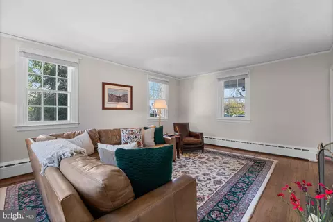 2 Saint Dunstans Garth, Baltimore, MD 21212 photo 6