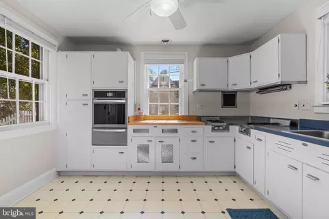 2 Saint Dunstans Garth, Baltimore, MD 21212 photo 13