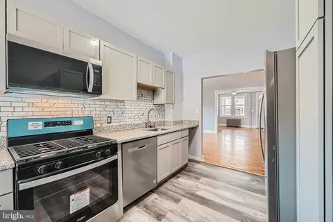 Entry Way - 2805 Pelham Ave, Baltimore, MD 21213 photo 2 of 3