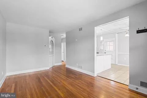 5910 Plainfield Ave, Baltimore, MD 21206 photo 8