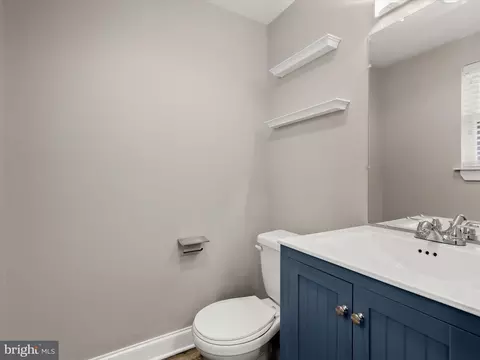 Bath - 2437 Fleet St, Baltimore, MD 21224 photo 1 of 4