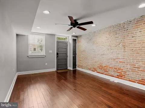 Living - 2437 Fleet St, Baltimore, MD 21224 photo 4 of 5