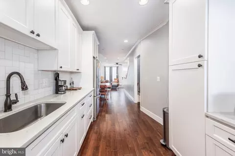 806 Powers St, Baltimore, MD 21211 photo 9
