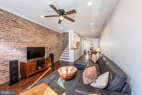 806 Powers St, Baltimore, MD 21211 photo 3
