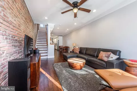 806 Powers St, Baltimore, MD 21211 photo 2