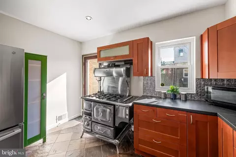 Kitchen - 2213 E Baltimore St, Baltimore, MD 21231 photo 3 of 3