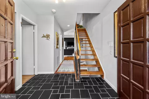 729 Stoney Spring Dr, Baltimore, MD 21210 photo 3
