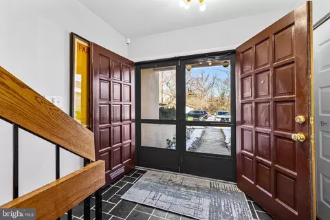 729 Stoney Spring Dr, Baltimore, MD 21210 photo 2