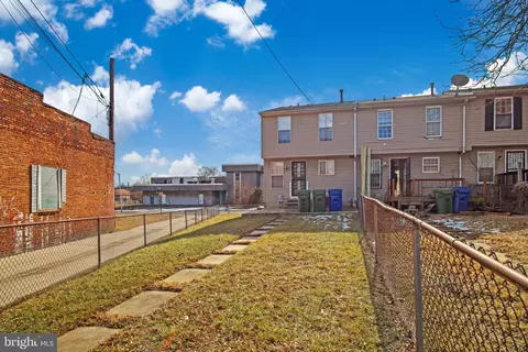 1102 Laurens St, Baltimore, MD 21217 photo 37