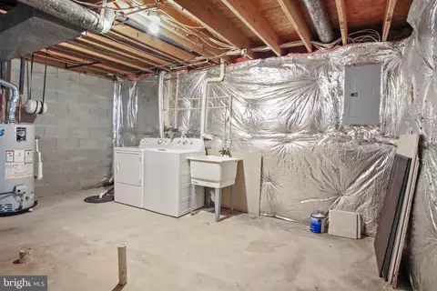 1102 Laurens St, Baltimore, MD 21217 photo 34