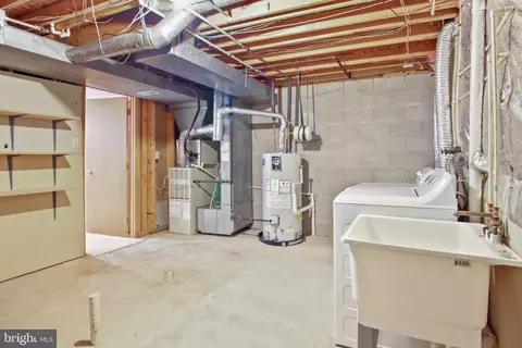 1102 Laurens St, Baltimore, MD 21217 photo 35