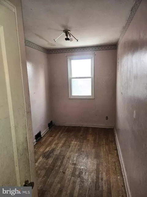 Bedroom - 3701 Bartwood Rd, Baltimore, MD 21215 photo 2 of 2