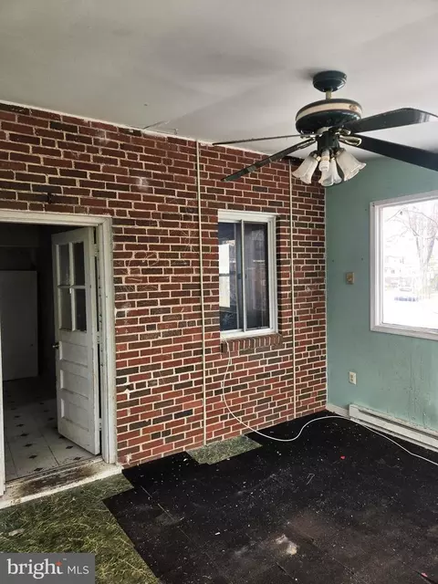 Entry Way - 3701 Bartwood Rd, Baltimore, MD 21215 photo 2 of 4