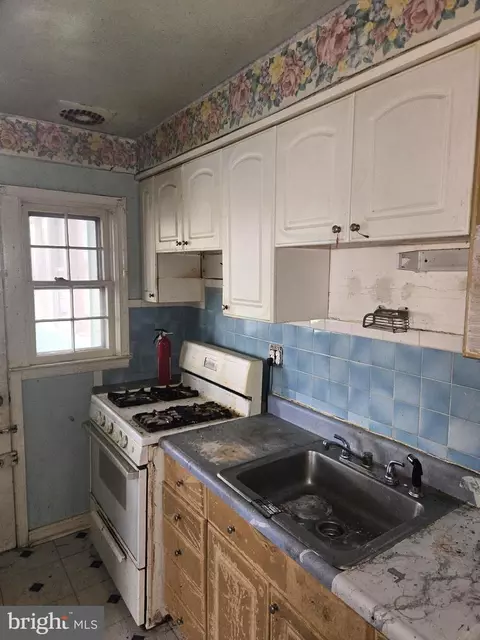 Kitchen - 3701 Bartwood Rd, Baltimore, MD 21215 photo 2 of 2