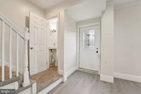 Entry Way - 1507 Northwick Rd, Baltimore, MD 21218 photo 2 of 8