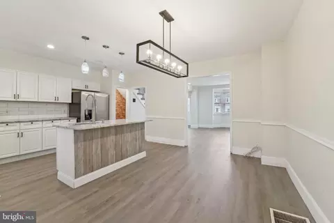 Entry Way - 1507 Northwick Rd, Baltimore, MD 21218 photo 4 of 8