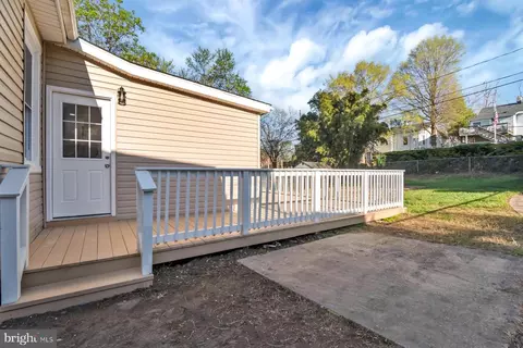 Exterior - 2806 Hemlock Ave, Baltimore, MD 21214 photo 5 of 8