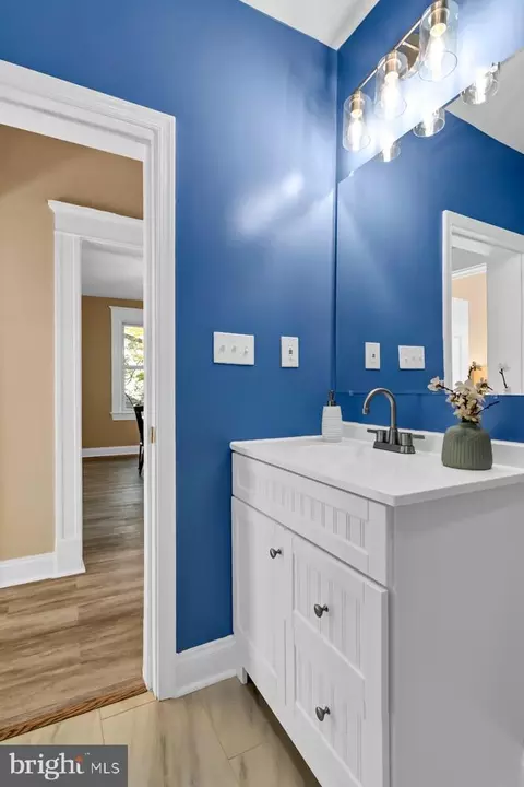 Bath - 2806 Hemlock Ave, Baltimore, MD 21214 photo 2 of 6