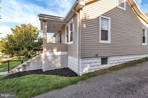 Exterior - 2806 Hemlock Ave, Baltimore, MD 21214 photo 4 of 8