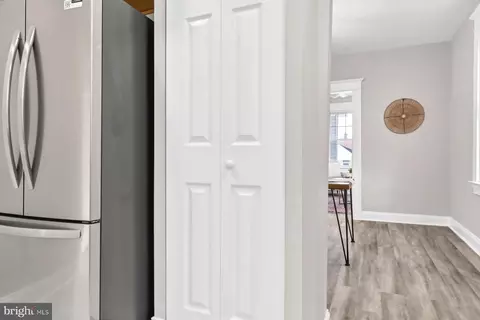 Entry Way - 2806 Hemlock Ave, Baltimore, MD 21214 photo 2 of 3