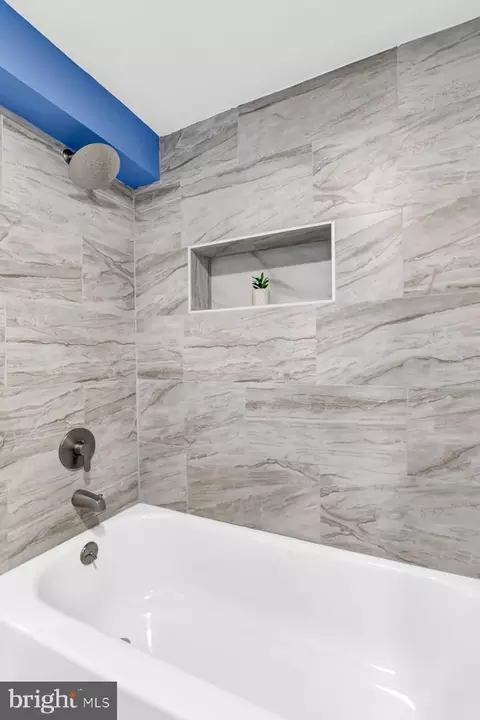 Bath - 2806 Hemlock Ave, Baltimore, MD 21214 photo 5 of 6