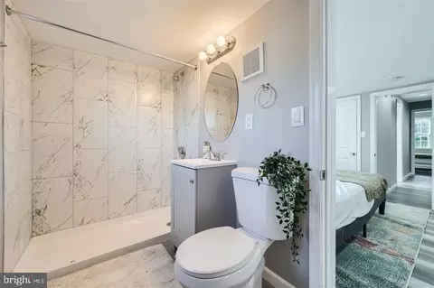 Bath - 1300 Sargeant St, Baltimore, MD 21223 photo 1 of 6