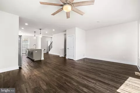 4300 Laplata Ave, Baltimore, MD 21211 photo 9