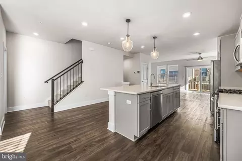 4300 Laplata Ave, Baltimore, MD 21211 photo 17