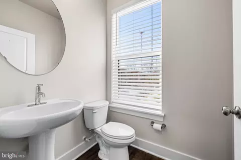 4300 Laplata Ave, Baltimore, MD 21211 photo 18
