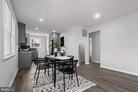 Entry Way - 4603 Willshire Ave, Baltimore, MD 21206 photo 4 of 8