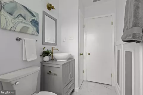 Bath - 4603 Willshire Ave, Baltimore, MD 21206 photo 2 of 4