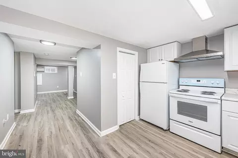 Entry Way - 3434 6th St, Baltimore, MD 21225 photo 1 of 2