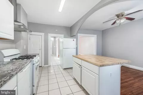 2828 Oakley Ave, Baltimore, MD 21215 photo 13
