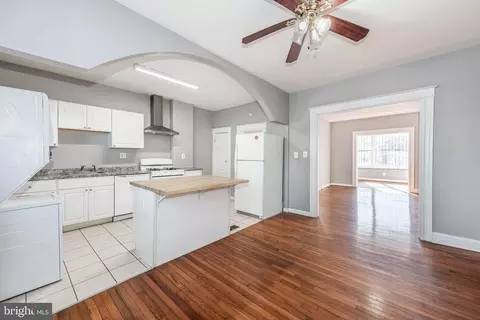 2828 Oakley Ave, Baltimore, MD 21215 photo 8