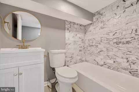 6 Washington St, Baltimore, MD 21231 photo 22