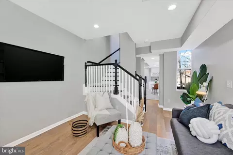 6 Washington St, Baltimore, MD 21231 photo 3
