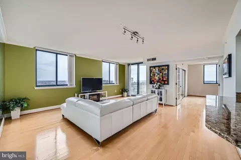 414 Water St #2713, Baltimore, MD 21202